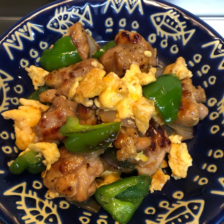 ふんわり炒り卵と鶏肉とピーマンの鶏ガラ炒め^_^